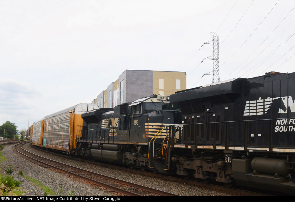 NS 1183, Nose -Cab - Long Hood View.